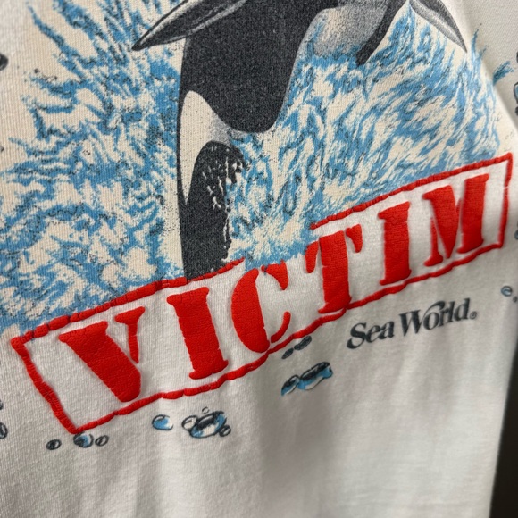 Vintage Shamu Sea World Graphic Splashed Victim Orca Whale Single Stitch Tee - Picture 3 of 13